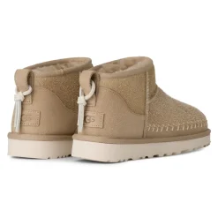 New UGG Classic Ultra dam