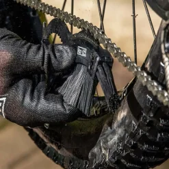 Online Muc-Off Claw brush