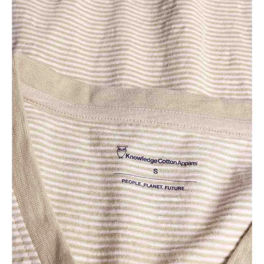 Best Knowledge Cotton V-neck Slub T-shirt Dam